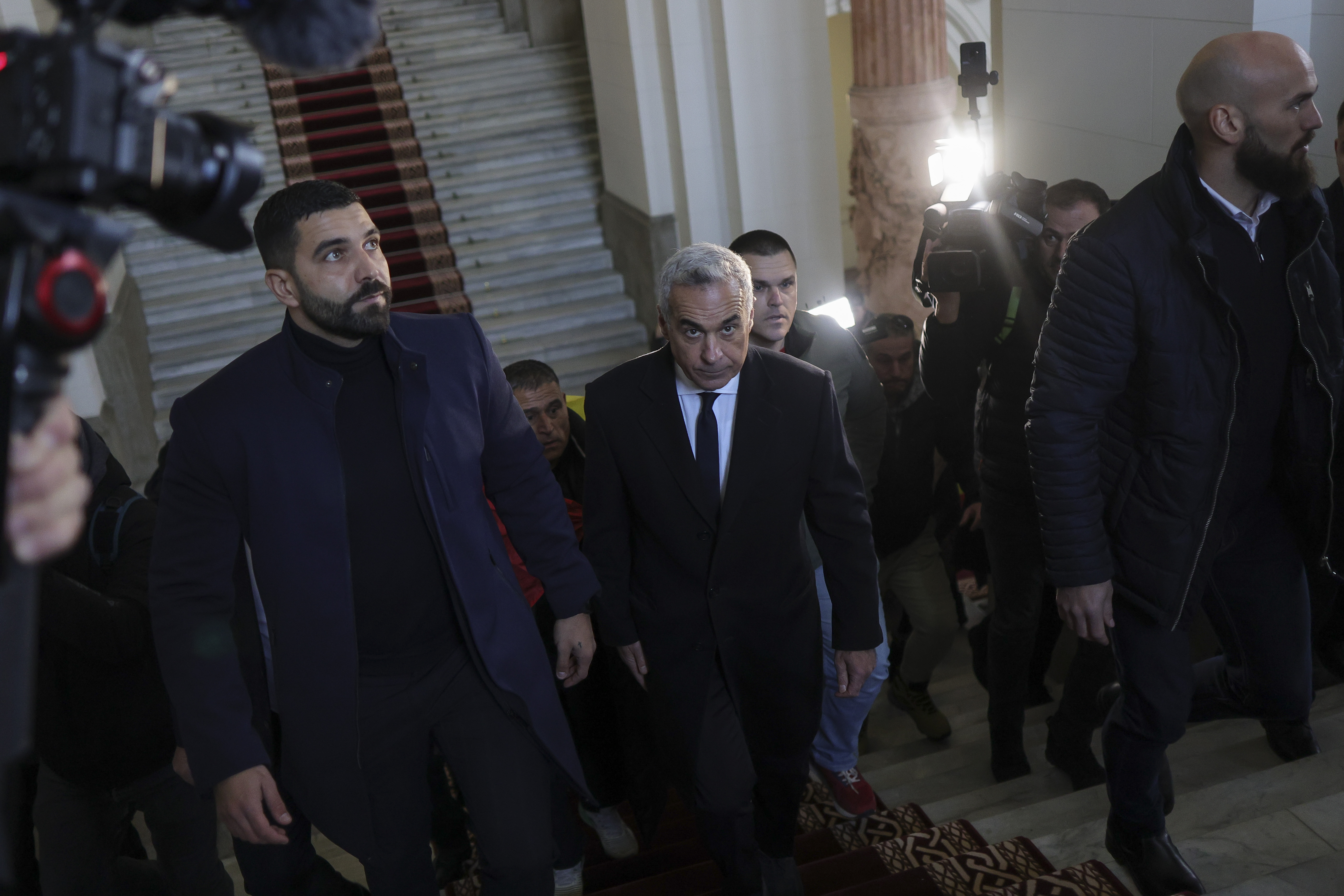 Fost ofițer SRI: „Cineva a atras atenția” despre Călin Georgescu, înainte de primul tur. „Acest avertisment nu a fost pus în aplicare”