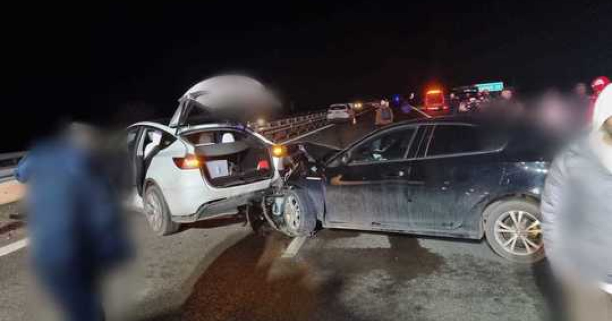 Accident grav pe A3: Cinci mașini și 15 persoane implicate