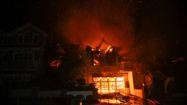 Wildfires tear through Los Angeles