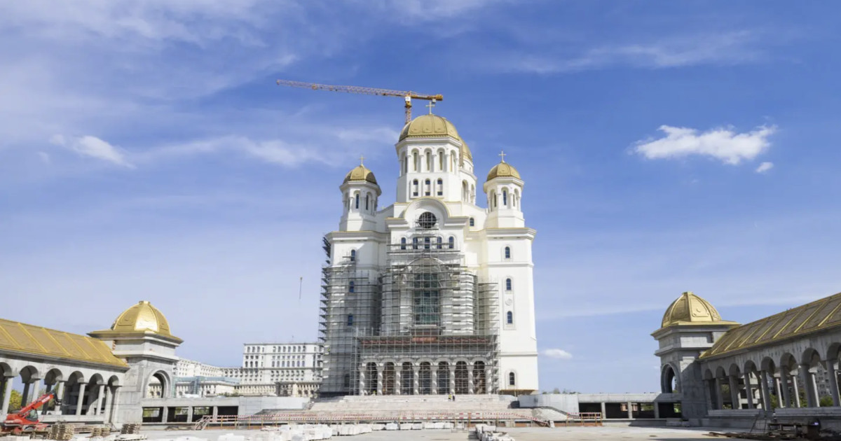 Inaugurarea Catedralei Naționale: Politicieni huiduiți și pelerini în așteptare