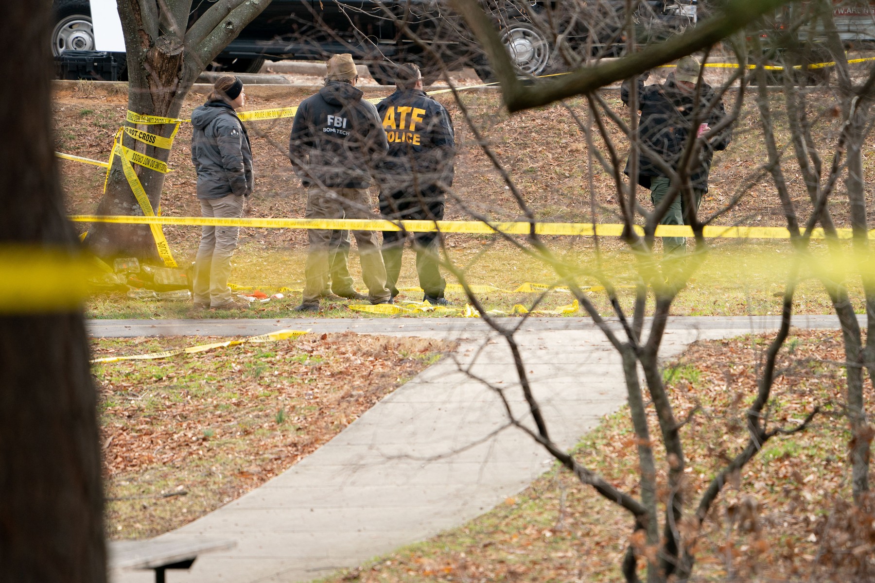 FBI a descoperit peste 150 de bombe după un raid la o fermă din Virginia. „Cea mai mare captură din istoria FBI”