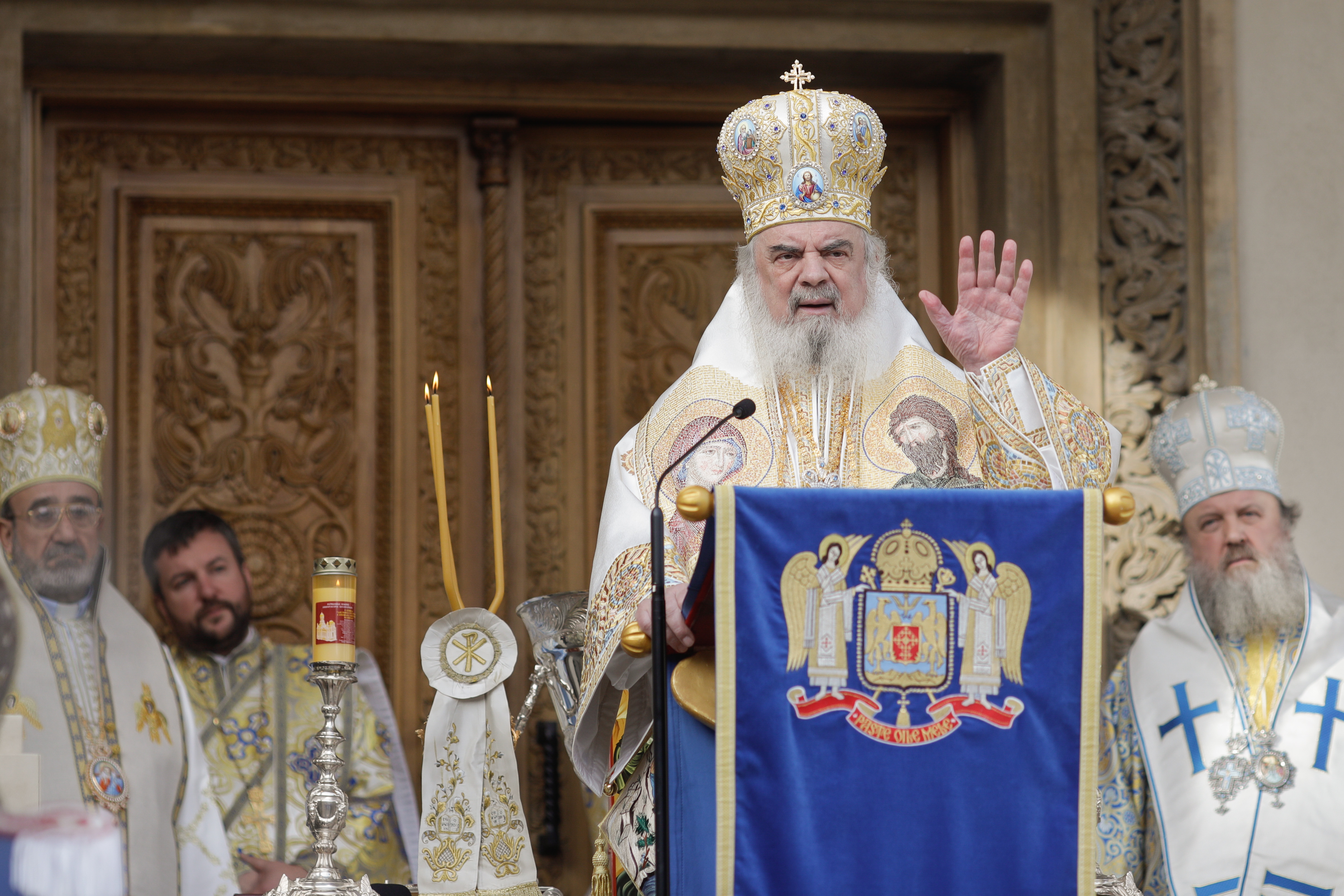 Mesajul Patriarhului Daniel de Anul Nou: „Să pomenim în rugăciunile noastre şi pe toţi românii din afara României”
