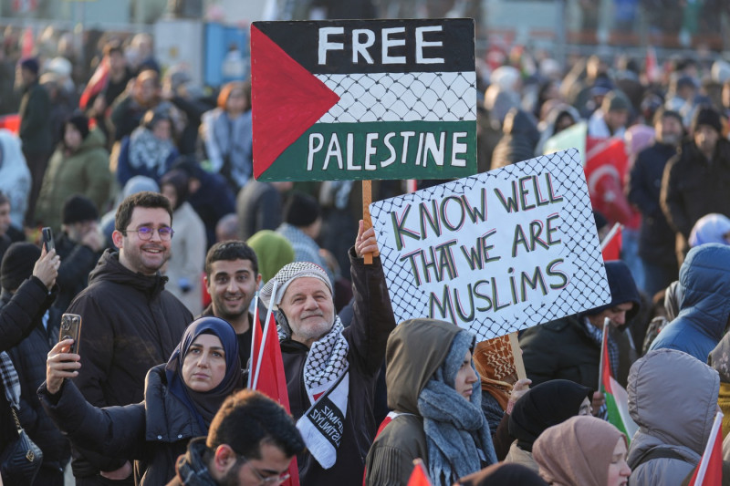 Protest uriaș la Istanbul: Milioane de oameni au ieșit în stradă în semn de solidaritate cu Palestina, condamnând atacurile israeliene din Gaza