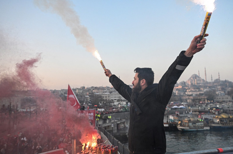 Protest uriaș la Istanbul: Milioane de oameni au ieșit în stradă în semn de solidaritate cu Palestina, condamnând atacurile israeliene din Gaza