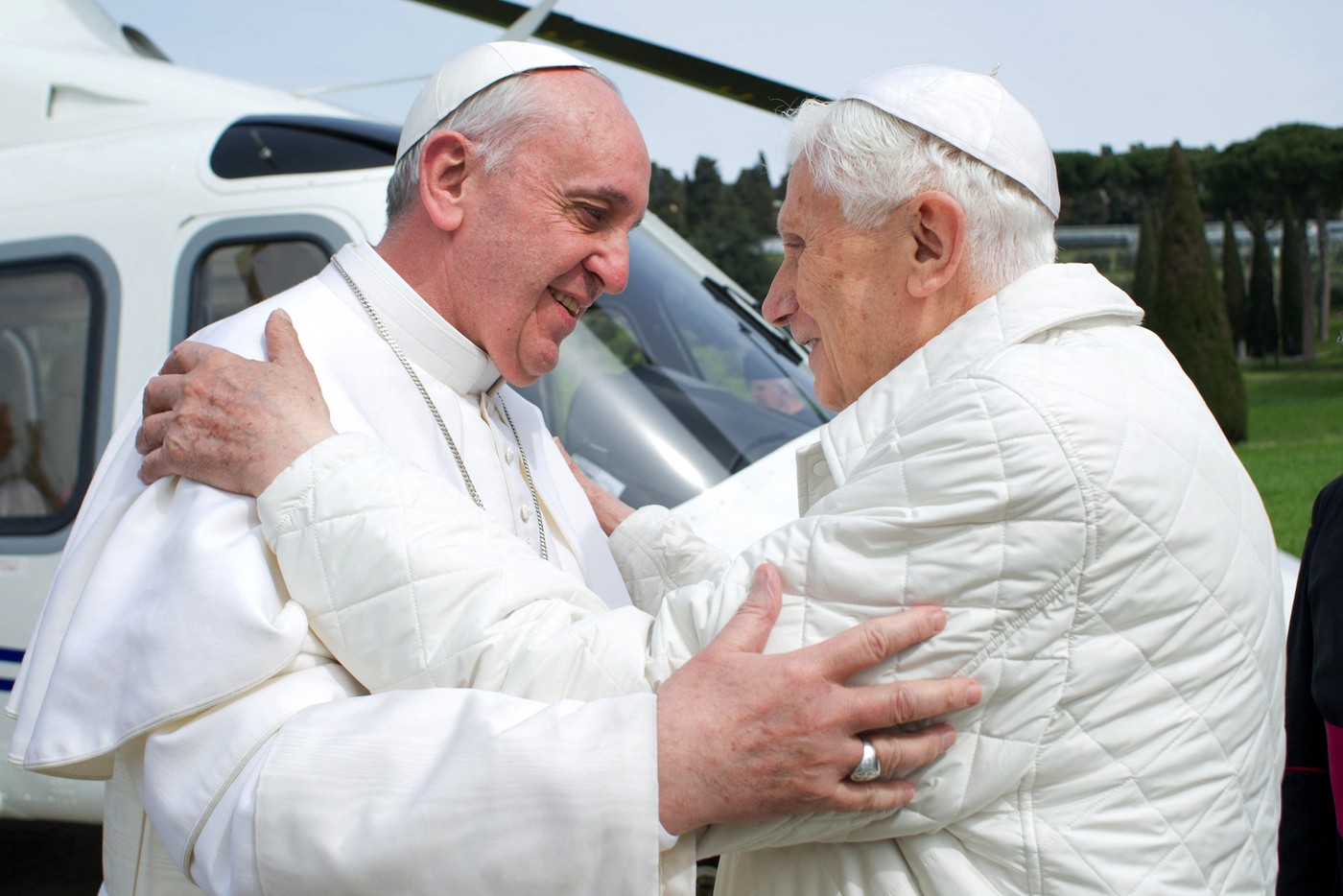 Papa Francisc dezvăluie cum a primit o cutie plină cu documente despre „afacerile întunecate” ale Bisericii