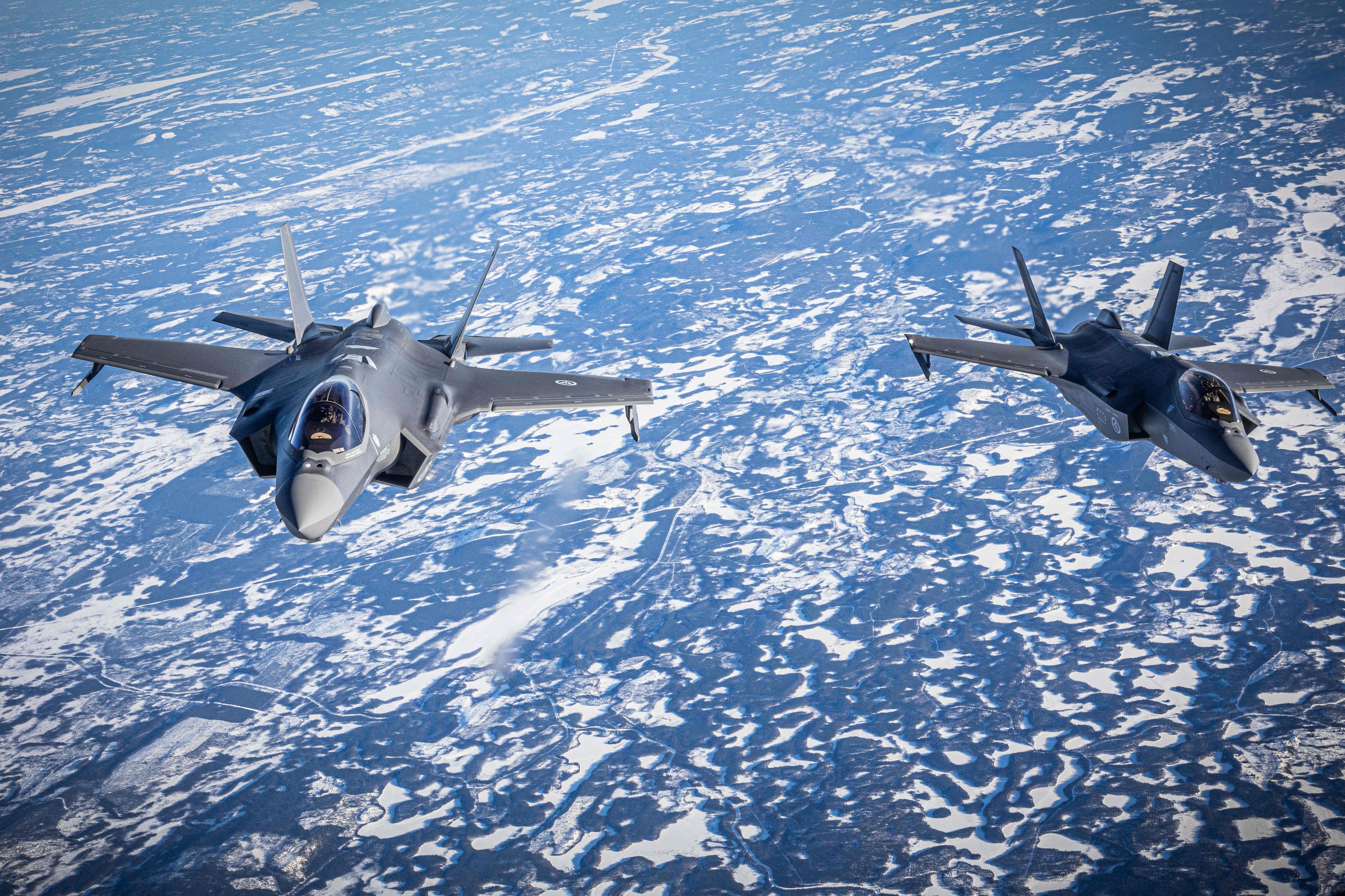 NATO a ridicat în premieră avioane F-35 norvegiene staționate în Polonia după detectarea unui „număr masiv” de ținte aeriene rusești