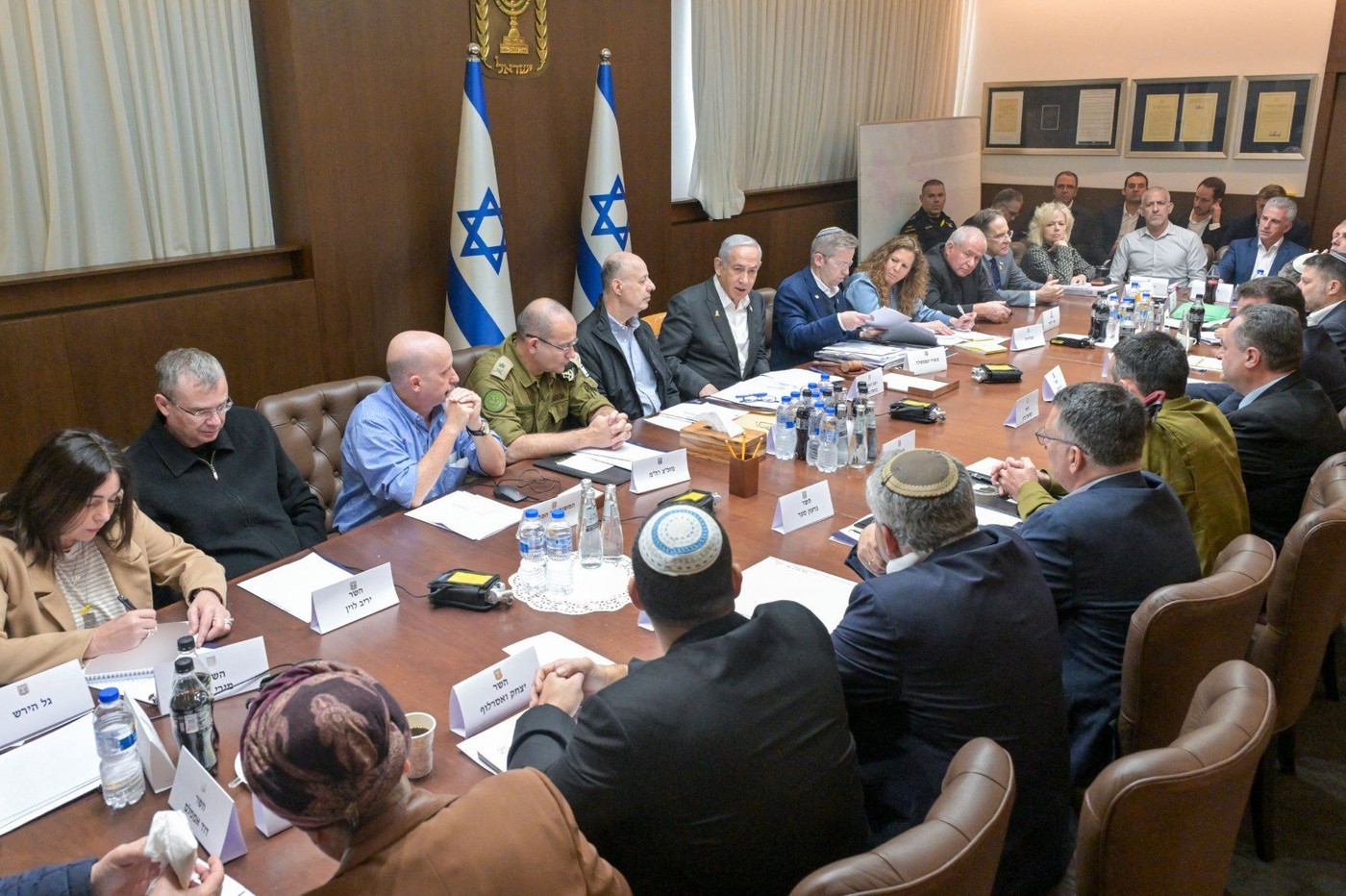 Consiliul de miniștri al Israelului s-a reunit pentru a vota acordul de încetare a focului în Gaza