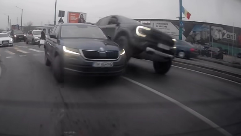  VIDEO. Doi şoferi din Timişoara, amendaţi şi lăsaţi fără permis de conducere, după o şicanare în trafic 