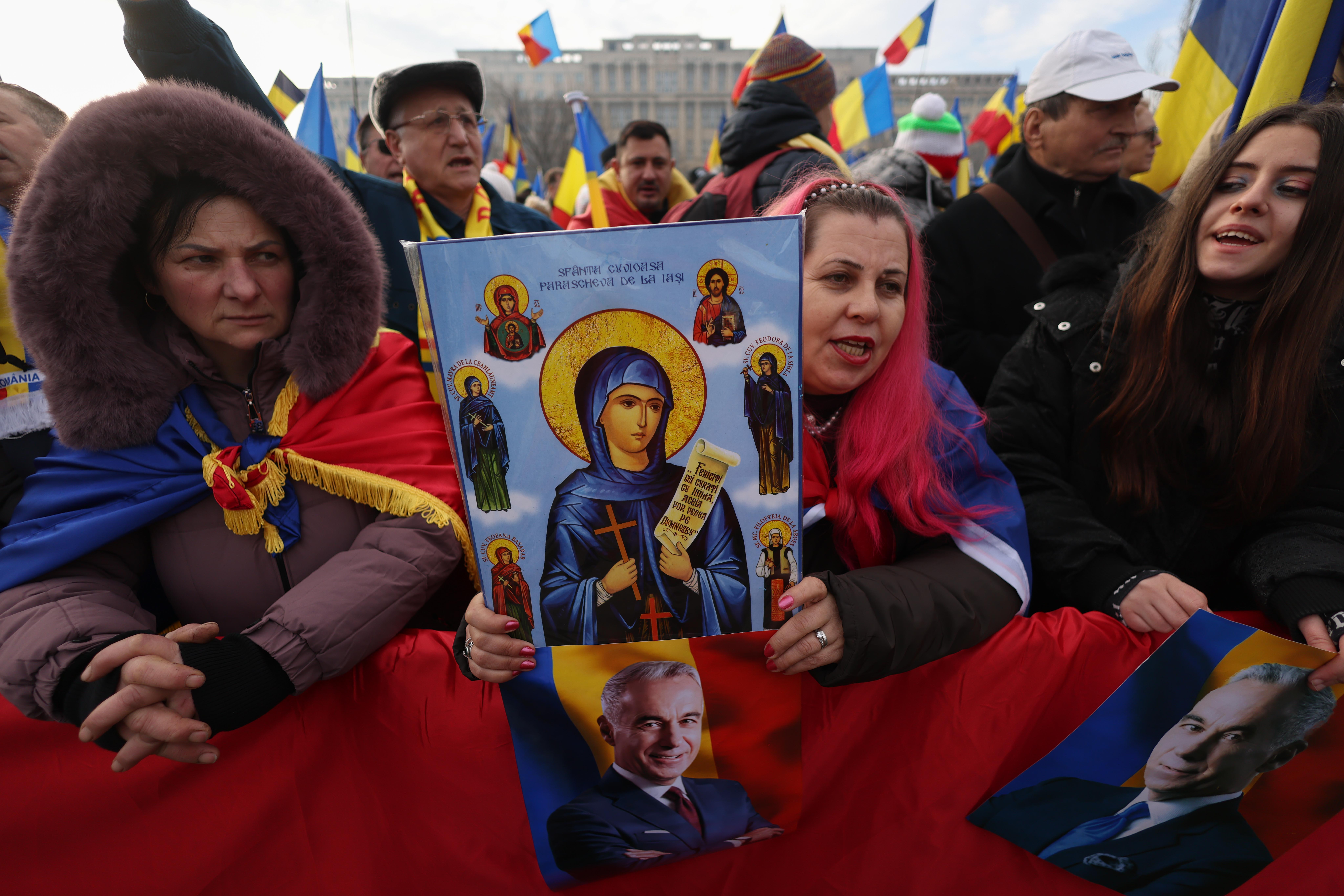 Protest al susținătorilor lui Călin Georgescu în fața Palatului Parlamentului. „Turul 2 înapoi”