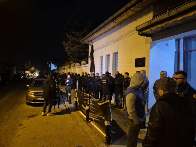 Polițiști de penitenciare din toată țara protestează față de Odonanța „trenuleț”