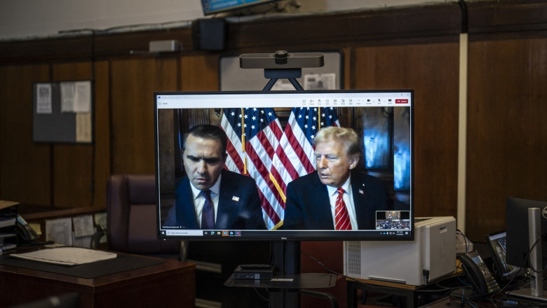 Donald Trump a apărut online în faţa judecătorului de la tribunalul din New York.