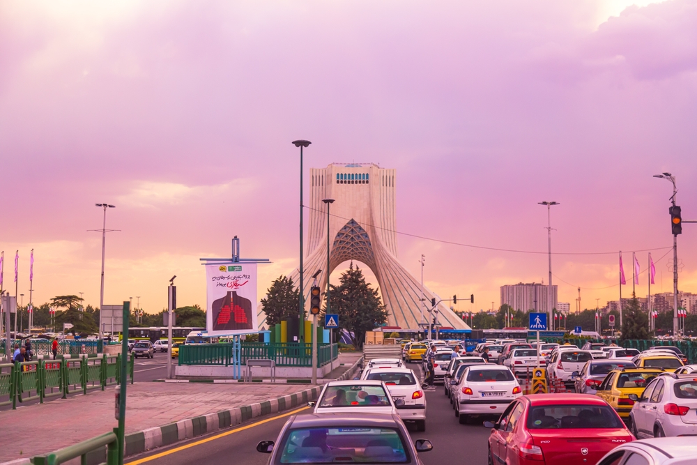 Serbia și Suedia își îndeamnă cetățenii să părăsească Iranul