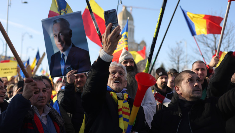 Susținători ai lui Călin Georgescu la protest ÎN BUCUREȘTI