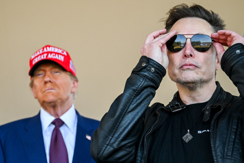 Elon-Musk- cu Trump în spate