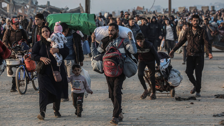 palestinieni care se întorc în fâșia gaza