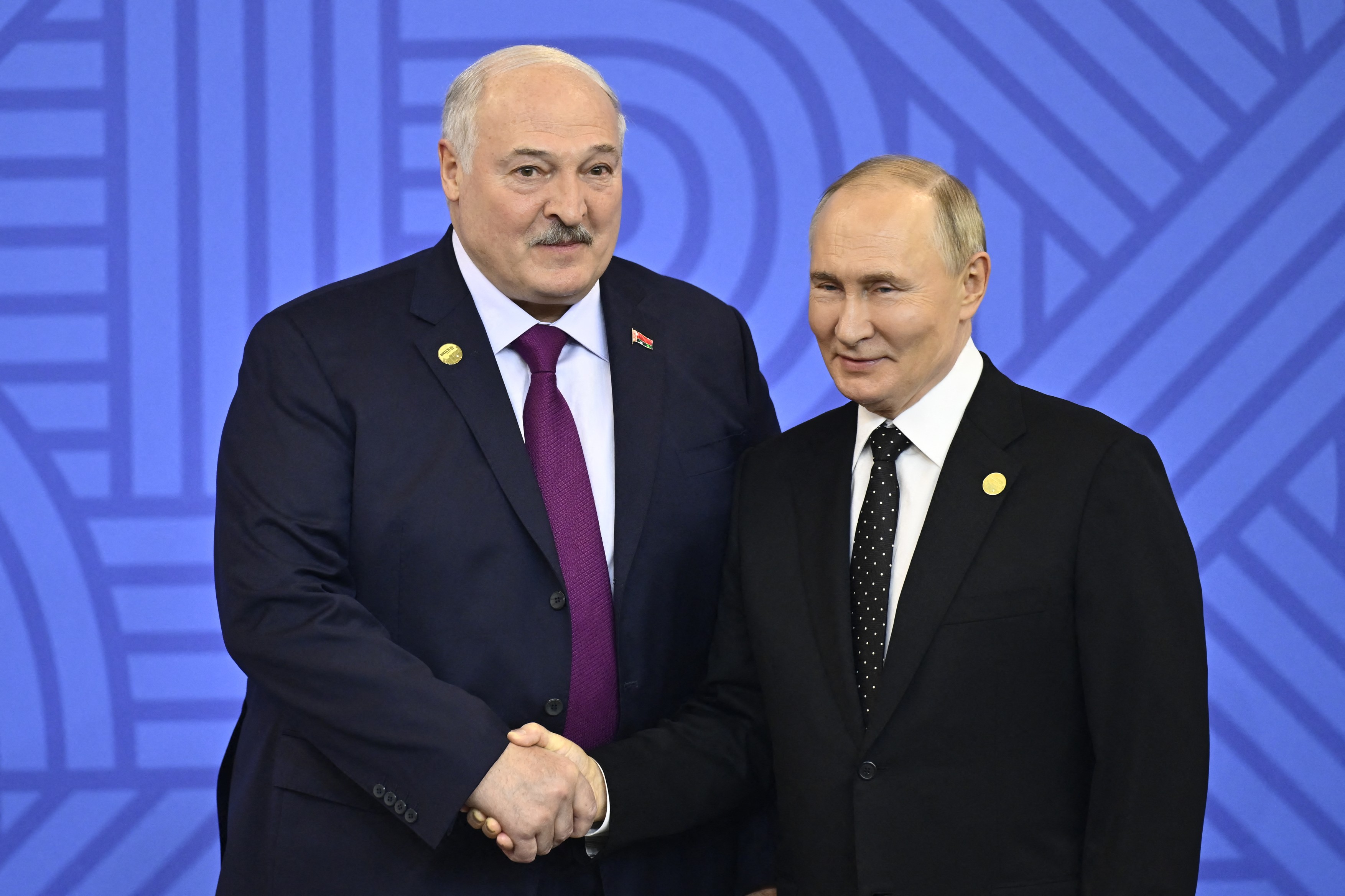 Putin l-a felicitat pe Lukașenko pentru victoria în alegerile prezidențiale: „Arată sprijinul indubitabil al populației”
