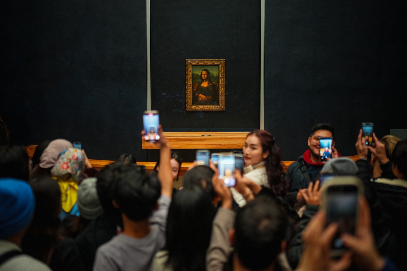 Picturile din Muzeul Luvru, puse în pericol din cauza stării dezastruoase a clădirii. Unde ar putea fi mutată „Mona Lisa”