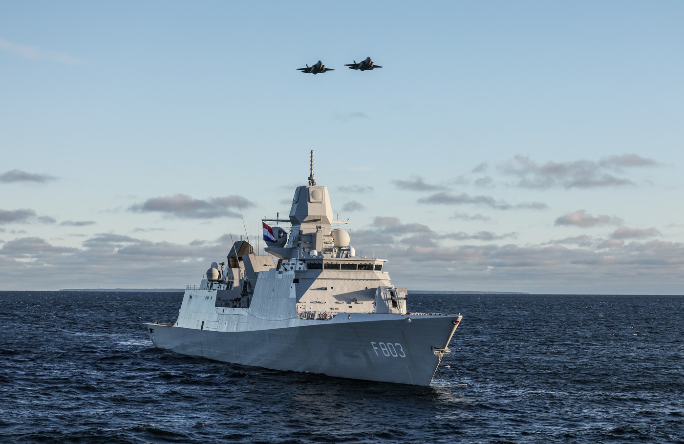 Nave, drone maritime și AI: strategia NATO pentru a apăra cablurile submarine din nordul Europei