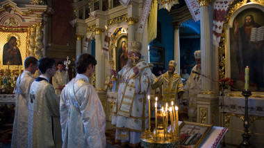 Sărbători cu cruce roșie în februarie 2025. Foto Shutterstock