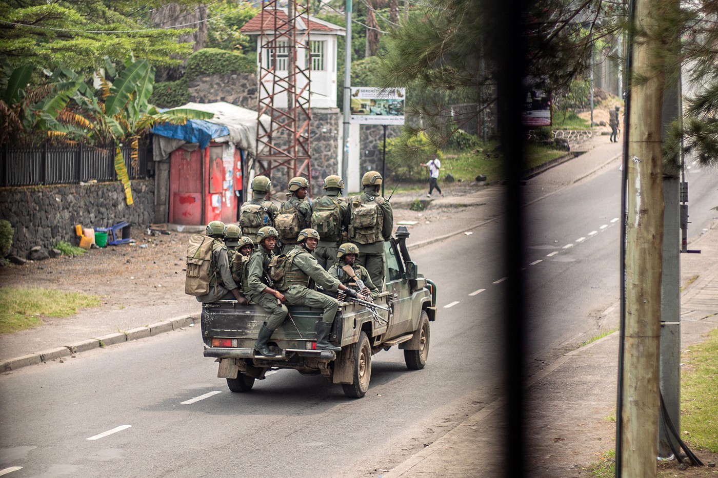 MAE: Cetățenii români s-au refugiat în baza MONUSCO din Goma, Congo. O celulă de criză încearcă să-i evacueze în siguranță