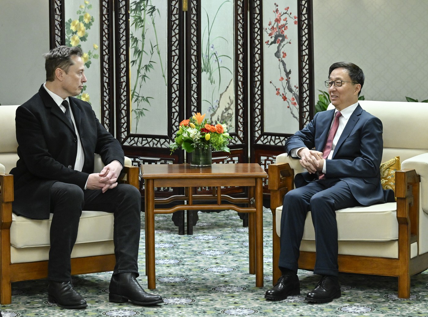 Vicepreședintele chinez, întâlnire cu Musk și oameni de afaceri din SUA. Zheng: Sper ca firmele americane să „prindă rădăcini” în China