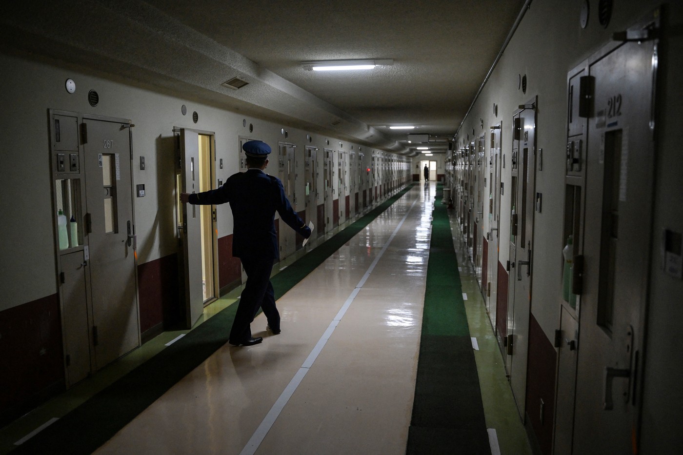 Bătrânii care sunt dispuși să plătească sute de dolari ca să trăiască la închisoare. „Viața asta este cea mai stabilă pentru mine”