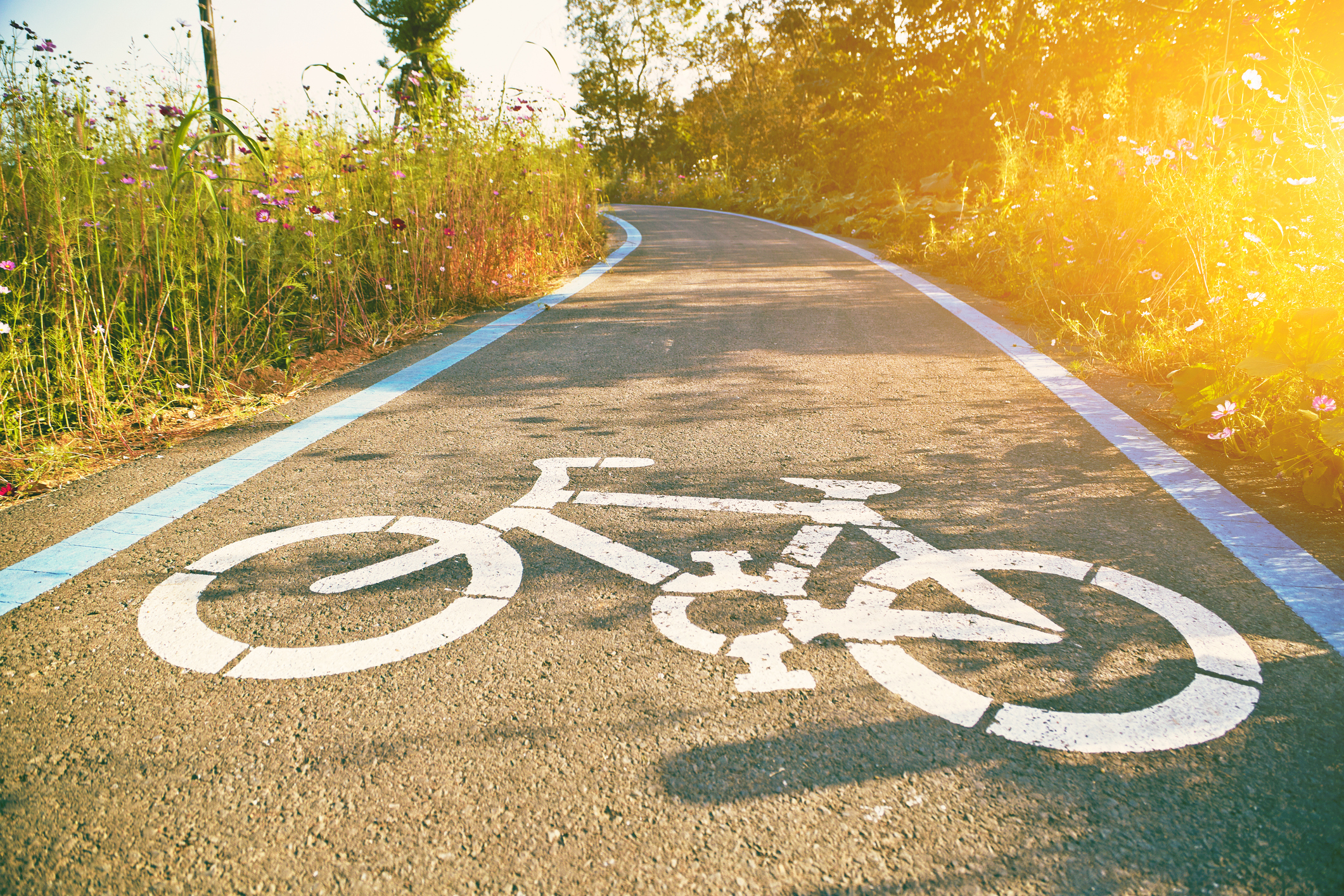 „E un vis frumos”. Pista de 20 de kilometri care nu duce nicăieri, pariul unui primar optimist din Gorj