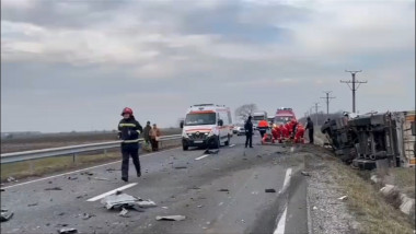 Accident grav pe DN6, județul Dolj: Trei morți și trei răniți. Drumul este blocat iar un elicopter intervine în zonă