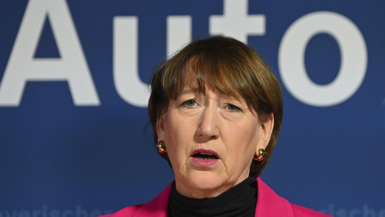 Press conference after the automobile summit of the Bavarian state government.