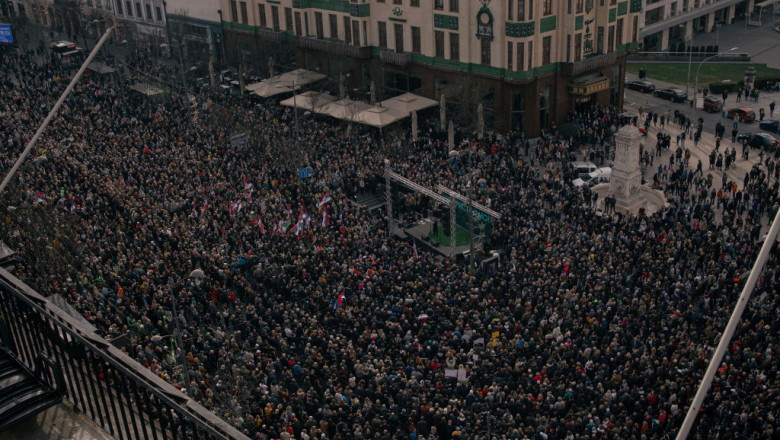 Belgrade's Anti-Government Road Blockade Culminates With Protest Calling Electoral Fraud