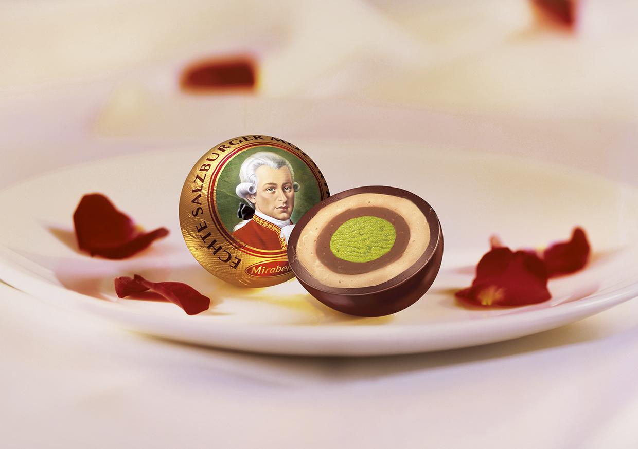 Celebrele praline Mozart nu vor mai fi fabricate doar în Salzburg. Deliciosul suvenir „Mozartkugel” era considerat „inima regiunii”