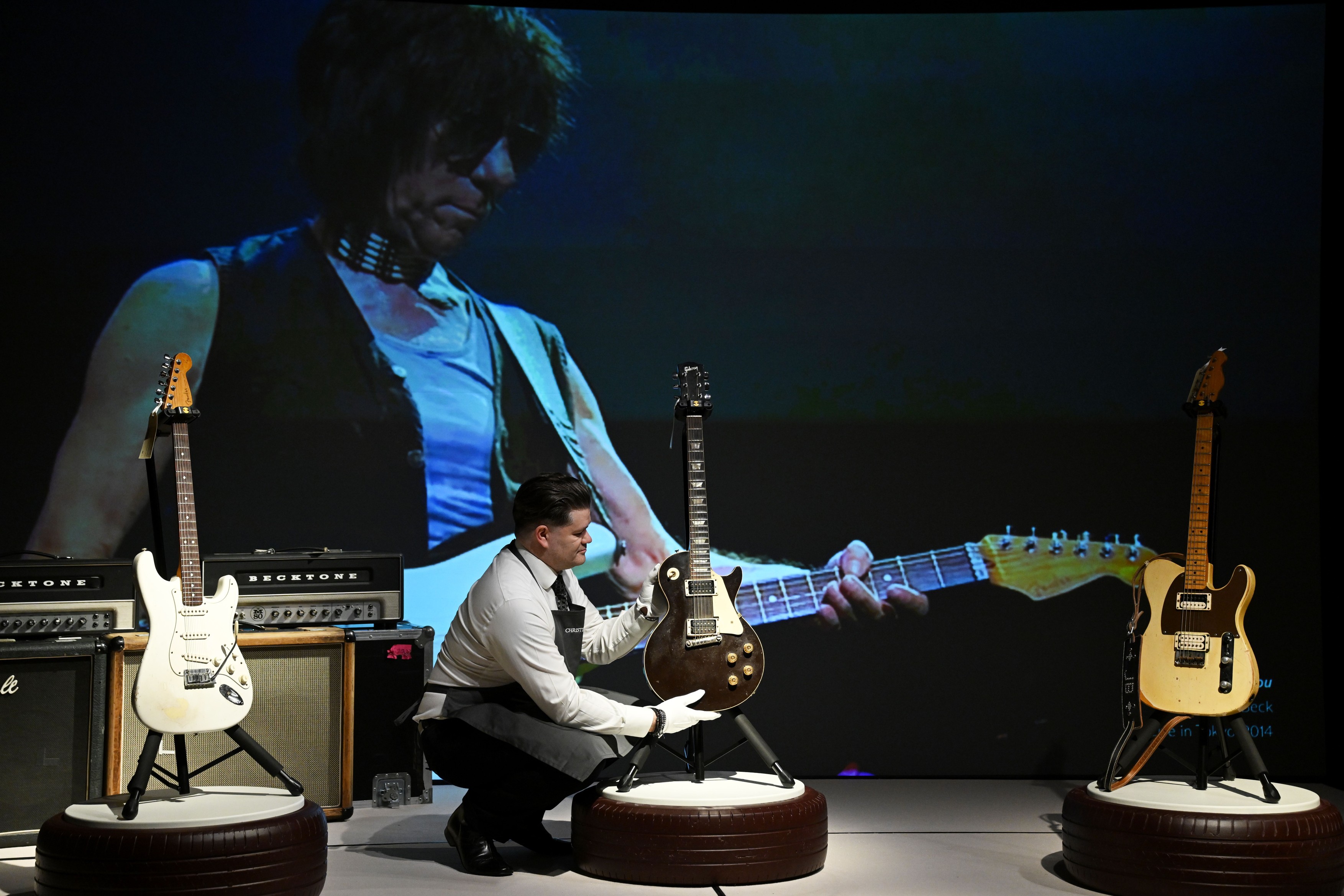 Suma uriașă cu care a fost vândută chitara legendarului Jeff Beck. Artistul a susţinut ultimul său turneu în 2022