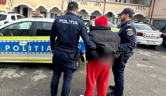 Un bărbat urmărit internaţional a fost prins de poliţişti în Craiova cu ajutorul aplicației e-DAC. Era căutat pentru trafic de migranţi