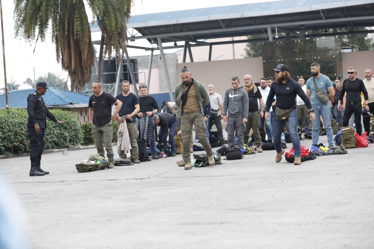 Mărturia unui mercenar român după ce s-a predat în Congo: „E o mare uşurare că ne putem întoarce în sfârşit acasă”
