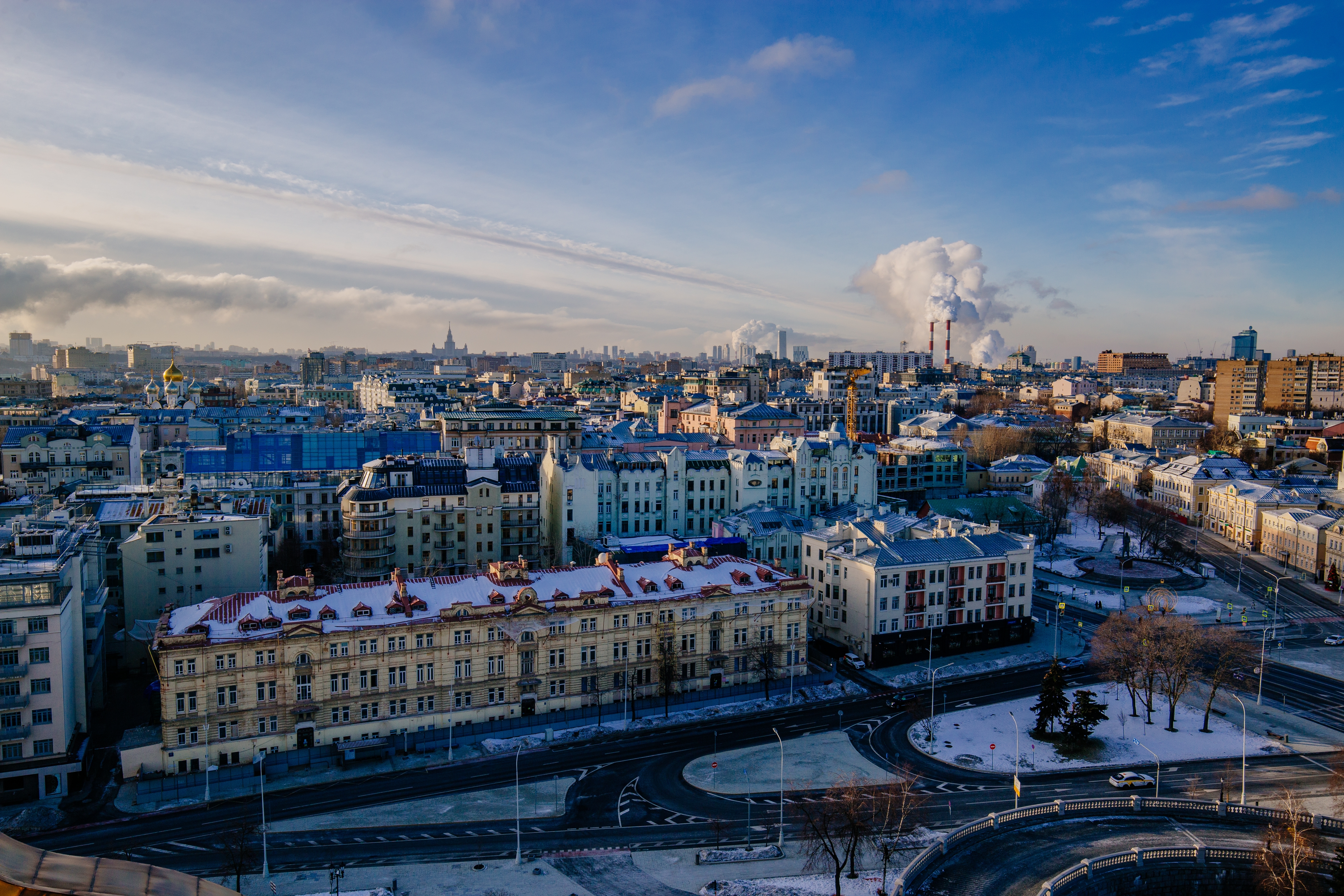 „Peste tot este noroi”. Moscova se confruntă cu recorduri istorice de temperatură. Semnalul de alarmă tras de climatologi
