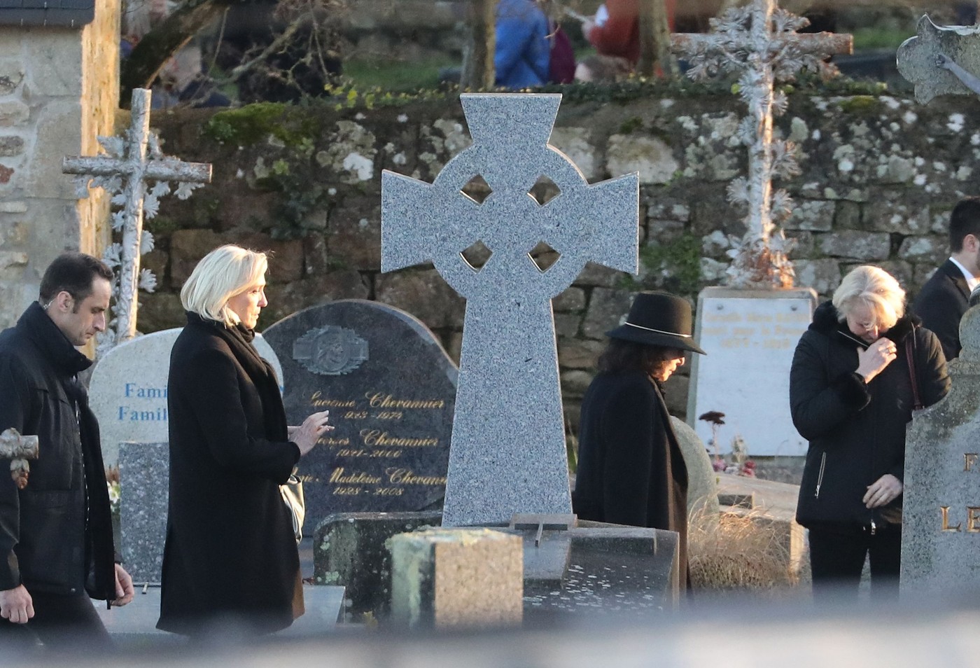 Mormântul liderului francez de extremă dreapta Jean-Marie Le Pen a fost vandalizat