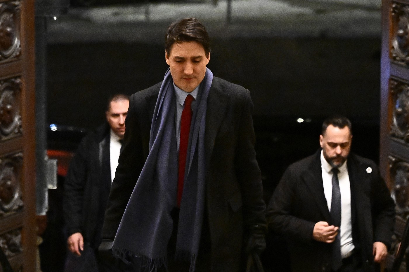 Trump va suspenda taxele vamale impuse Canadei pentru 30 de zile. Cum l-a convins Justin Trudeau pe președintele american