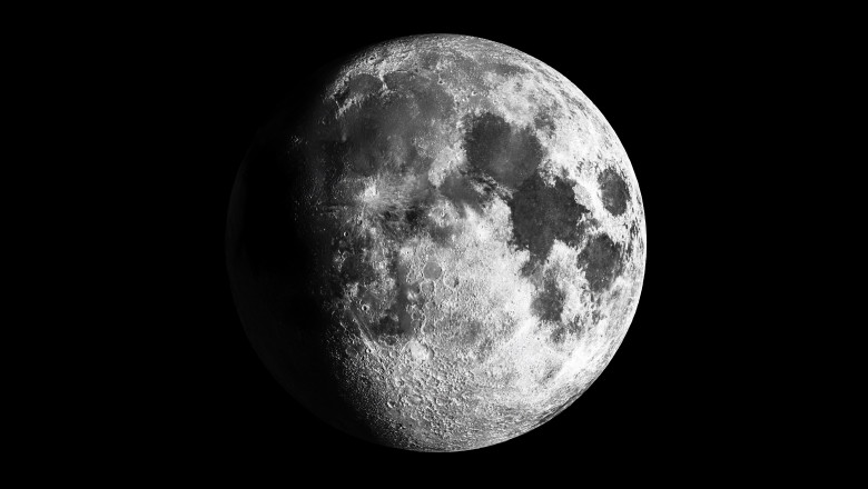 Impactul unui asteroid cu Luna a dus la formarea a două canioane gigantice în 10 minute