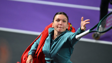 simona halep arunca racheta in tribuna