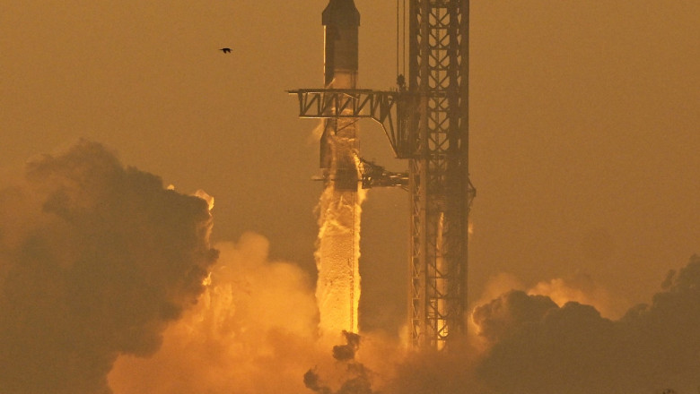 Explozia rachetei lui Elon Musk deasupra Caraibelor. Cât de mult a poluat atmosfera