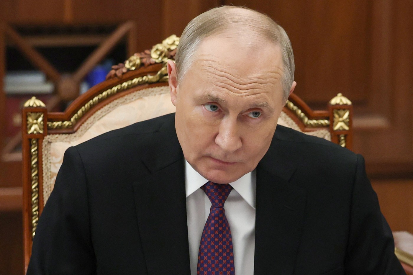 Zelenski: Putin caută să-și instaleze „marioneta” la cârma Ucrainei, cum a făcut în Belarus și Georgia. „Întotdeauna procedează așa”