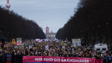 Aufstand der Anstaendigen â€“ Demo fuer die Brandmauer