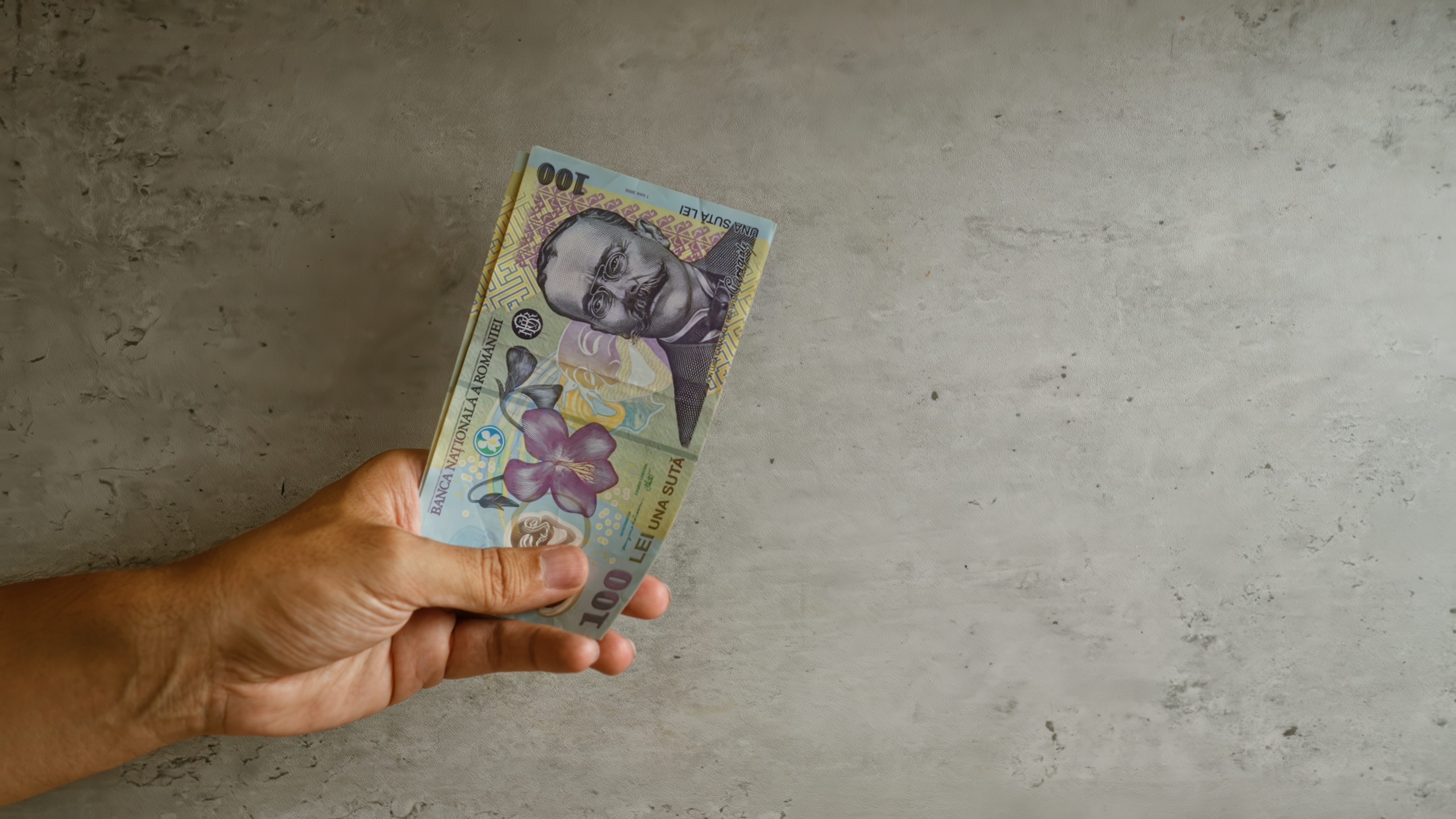 Noi reguli pentru perioada contributivă și calculul pensiei. Categoriile de români care au dreptul să primească pensie comunitară