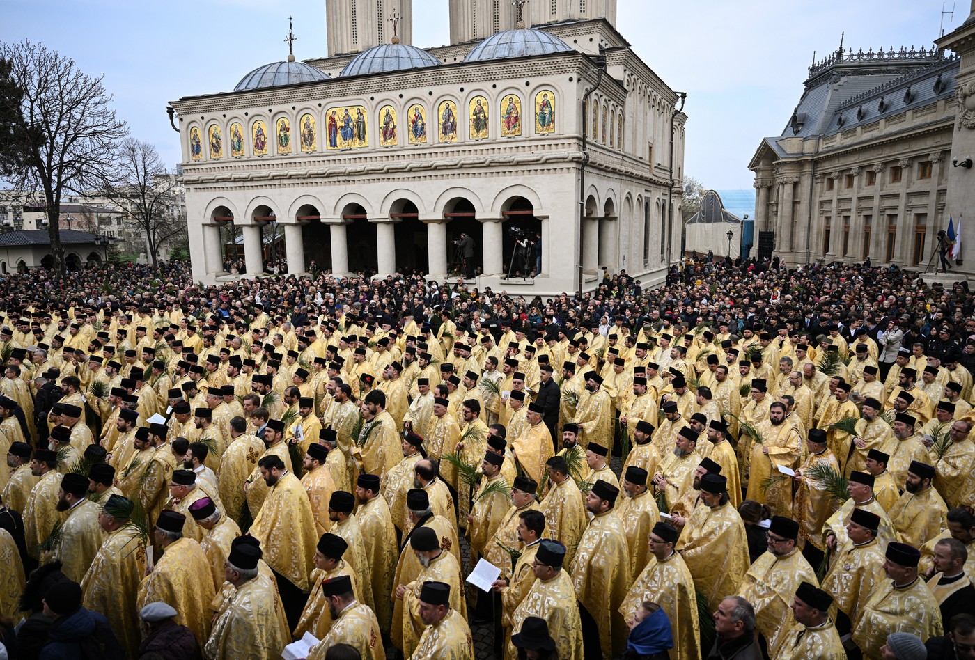 Programul evenimentelor liturgice, de luni și marți, care marchează Centenarul Patriarhiei Române