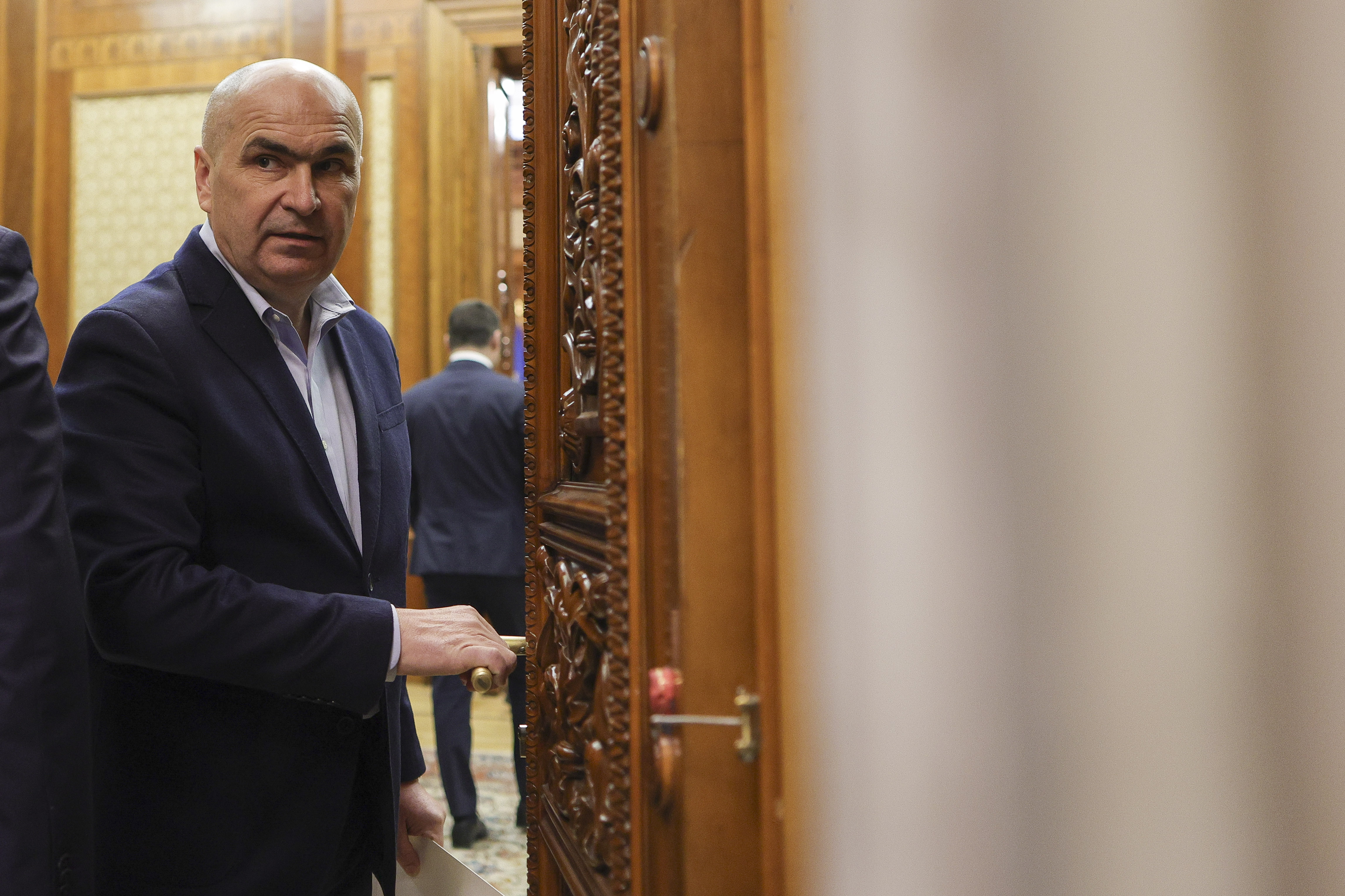 Senatul a adoptat planul de reorganizare a instituției. Ilie Bolojan: Cei care vin cu un demnitar pleacă cu el