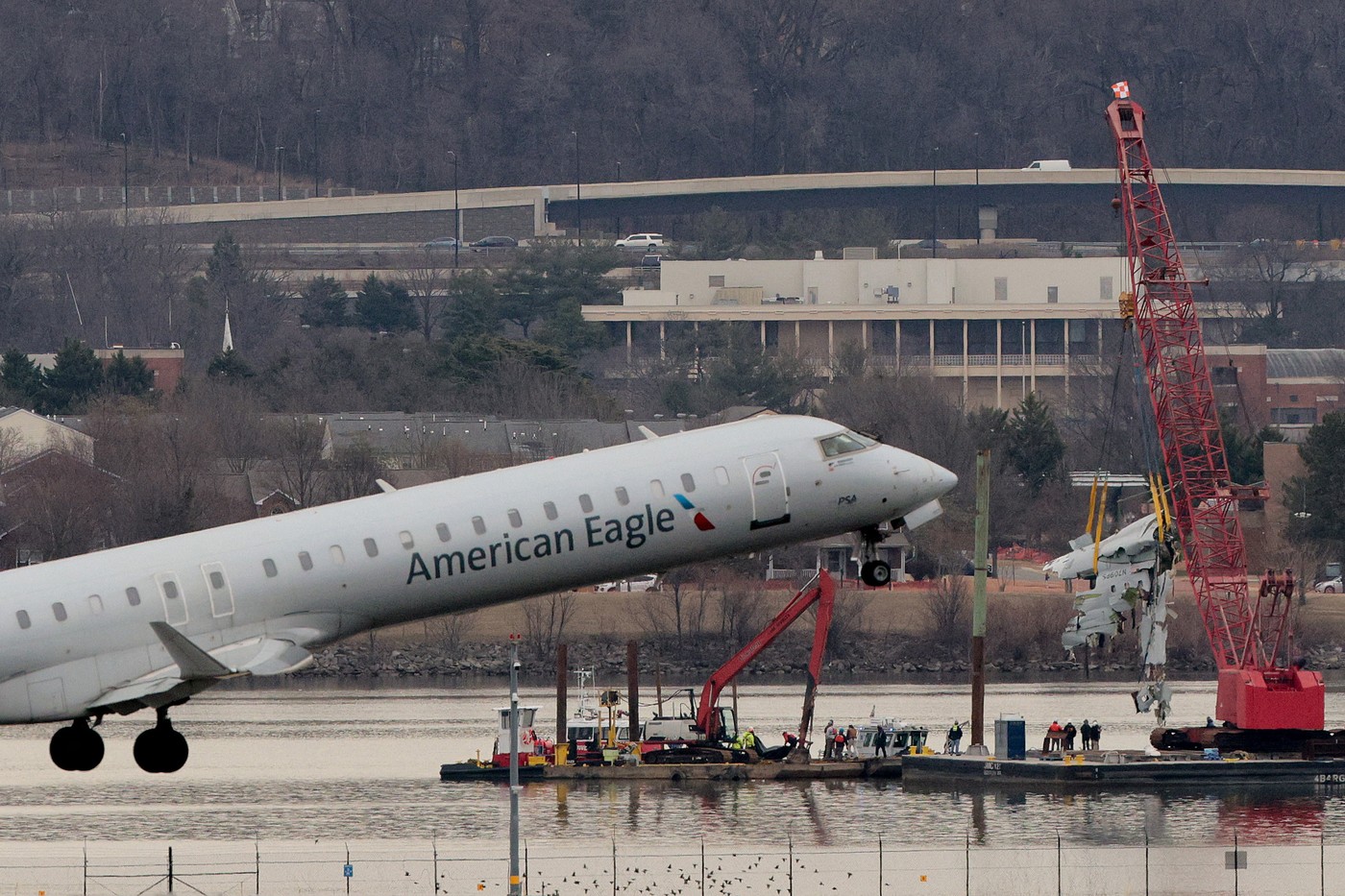Apar noi informații în ancheta accidentului aviatic de la Washington. Diferențe între aeronave la determinarea altitudinii 