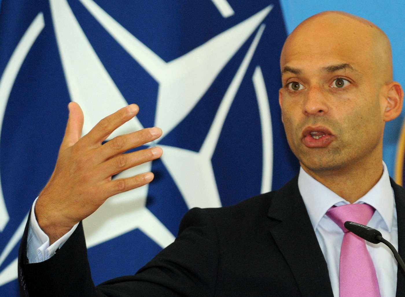 Oficial NATO: „Operațiunea Rusiei în România a fost o înșelăciune, o campanie amplă, pentru a afecta în secret alegerile”