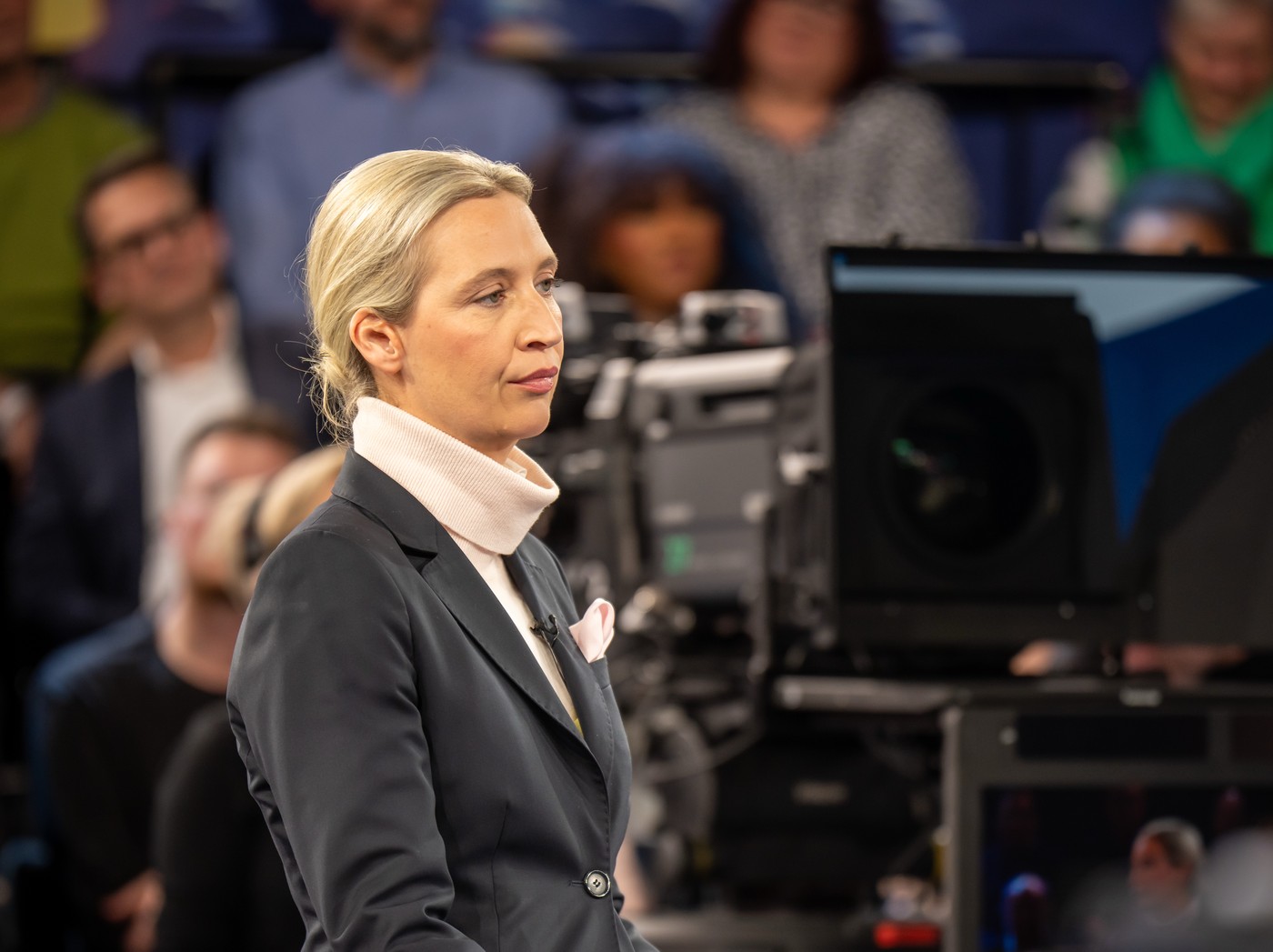 Vicepreşedintele SUA s-a întâlnit cu lidera extremei drepte germane. Administraţia Trump curtează partidele populiste europene