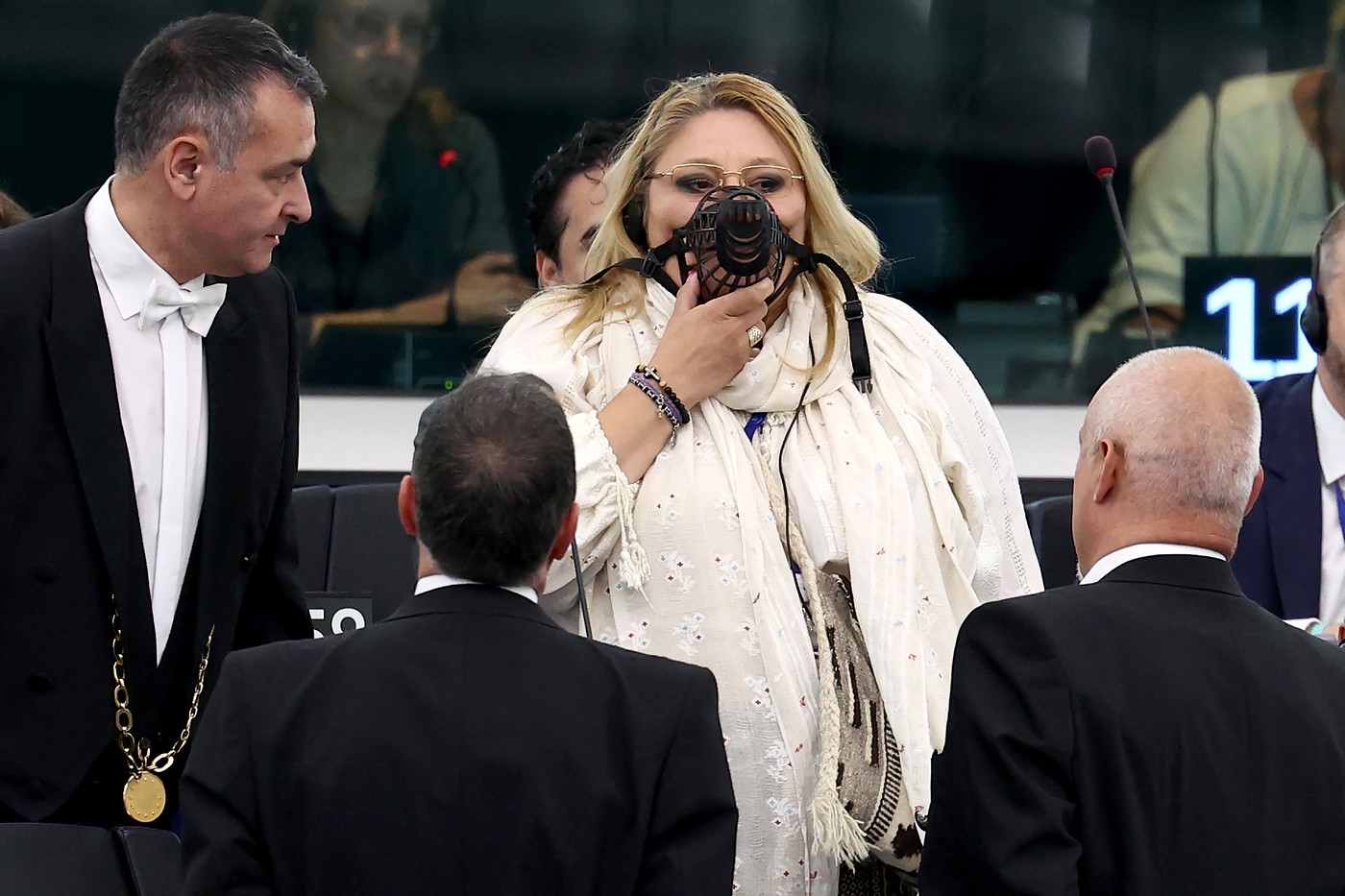 Diana Șoșoacă, denunțată la Parchetul General după ce l-a lăudat pe Ceaușescu în Parlamentul European. Reacția șefei SOS România