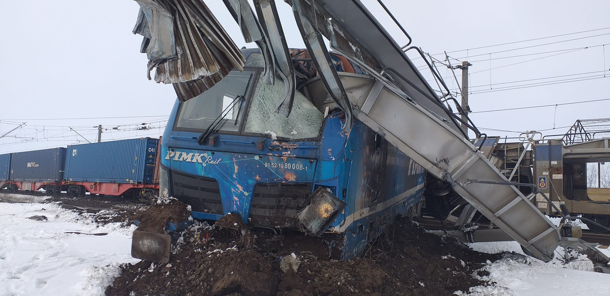 Accident feroviar în Olt: două marfare implicate. Șeful unuia dintre trenuri a murit. Trei garnituri CFR Călători, oprite în stații